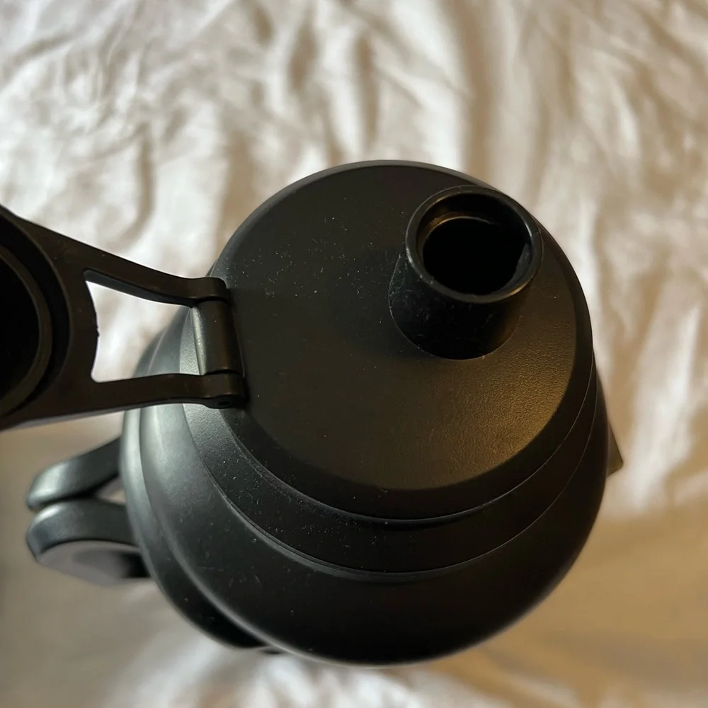 Manna Titan Stainless Steel Container with Black Base 4L. Double Wall. - Picture 7 of 10